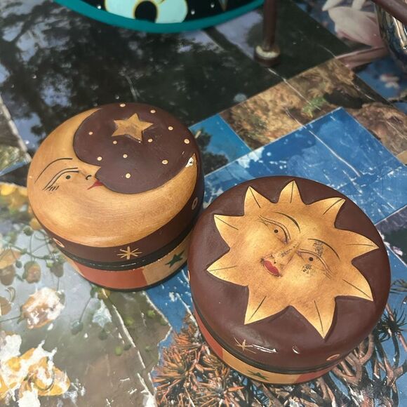 2 Vintage Celestial Trinket Box Wood Carved SUN & Moon Jewellery Holder 3.5" - Picture 16 of 16